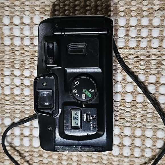 Canon Sure Shot 60mm Zoom Lens - Picture 2 of 6